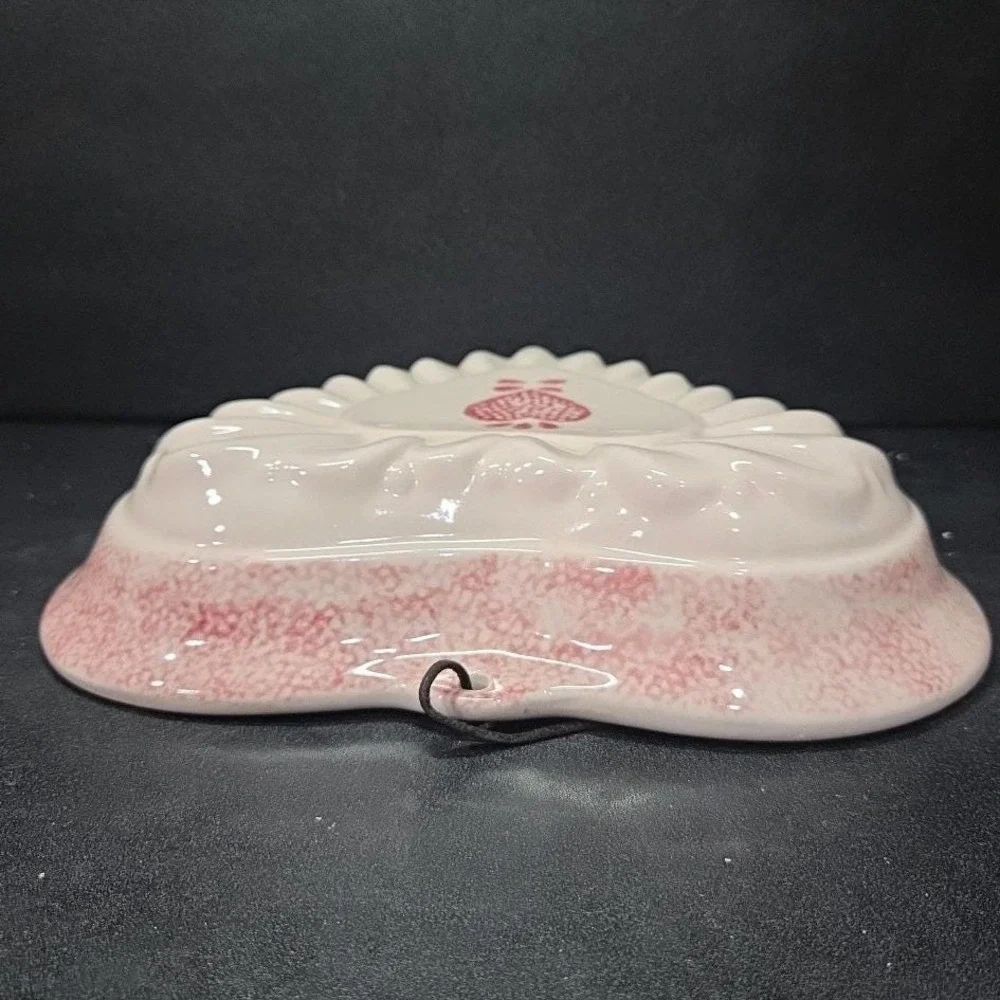 Hartstone Ceramic Heart Shaped Wall‎ Art, Vintage Speckled Puff Sponge Design